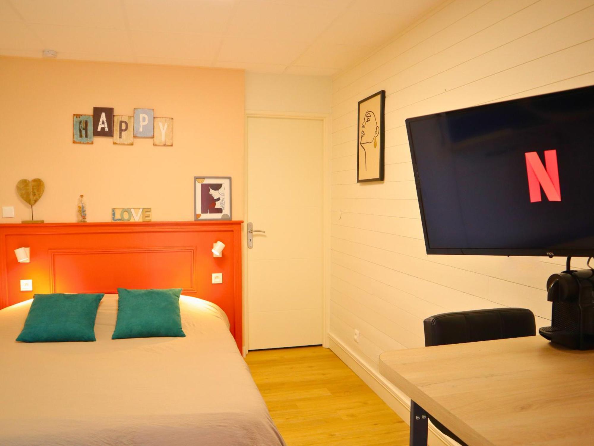 Studio Moderne Et Tout Equipe Au Coeur De Bourbourg - Gare A Proximite ภายนอก รูปภาพ