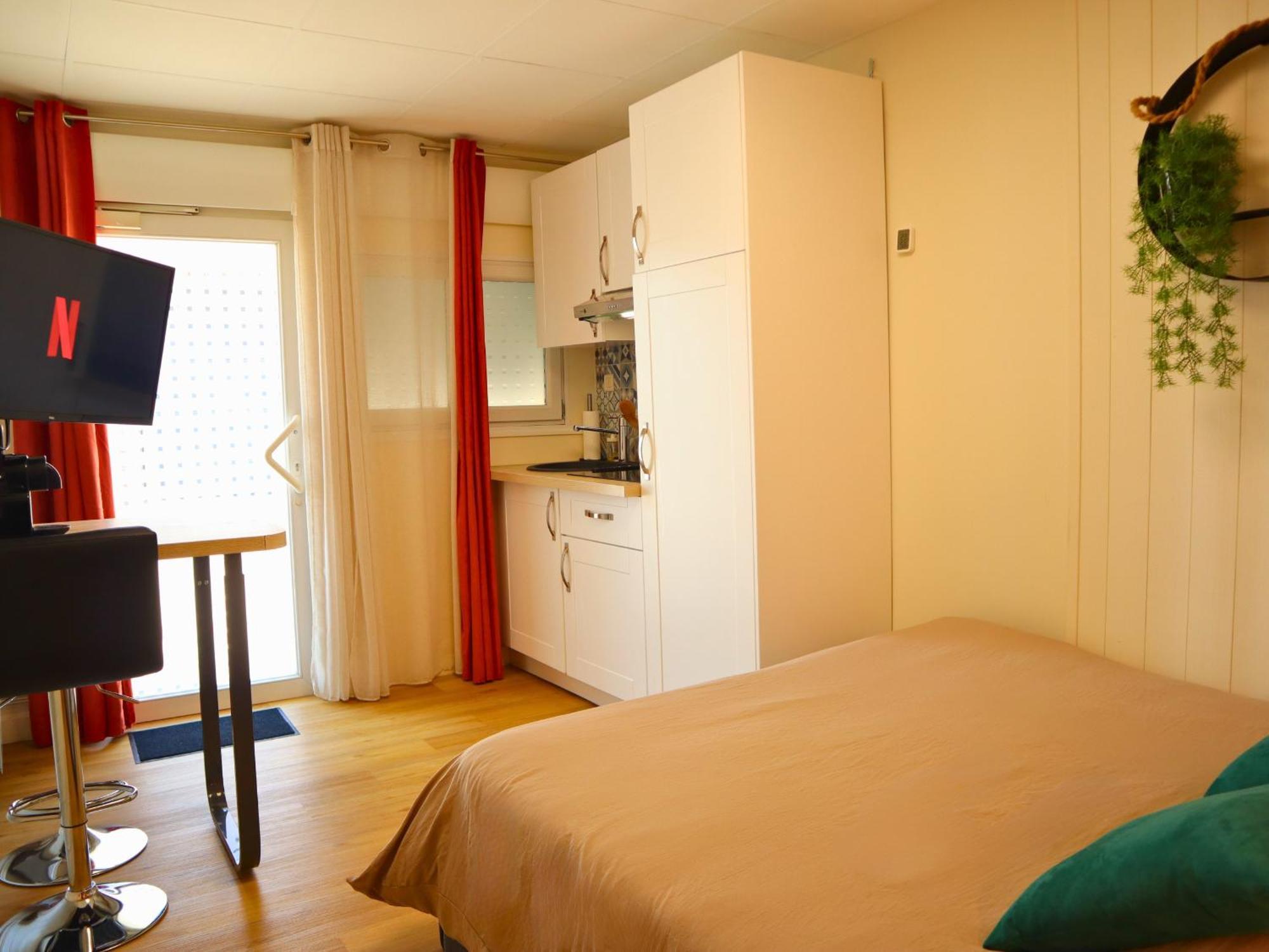 Studio Moderne Et Tout Equipe Au Coeur De Bourbourg - Gare A Proximite ภายนอก รูปภาพ